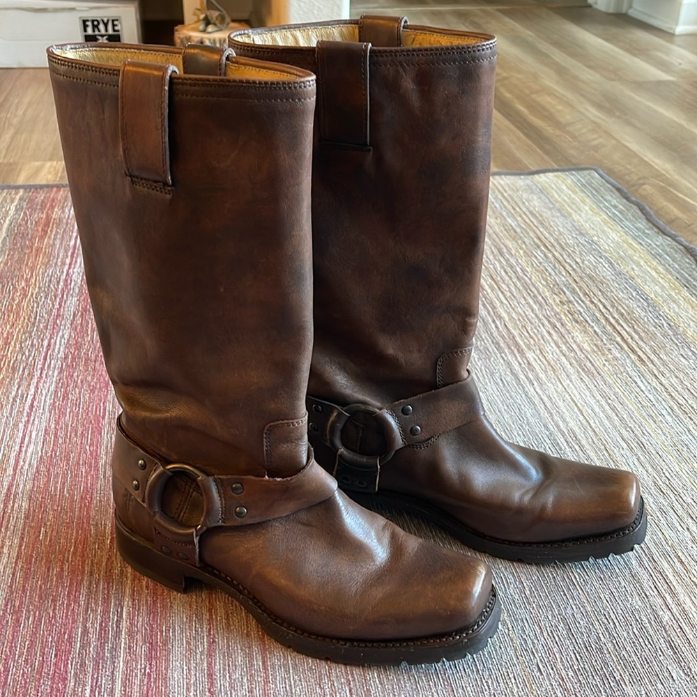 Frye Harness Boots size 9 EUC